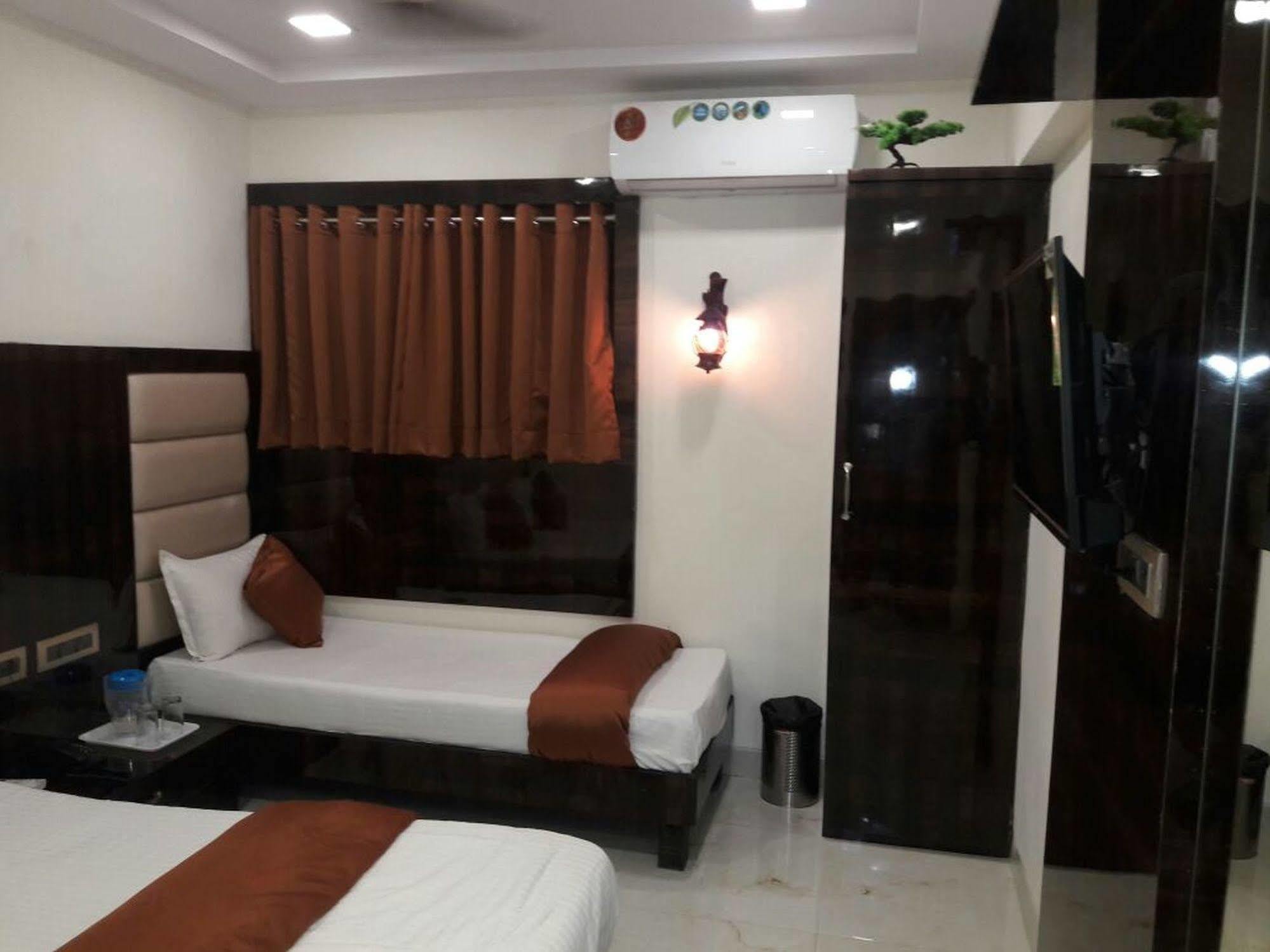 Hotel Karishma Mumbai Exterior foto